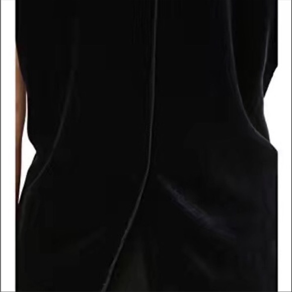 VINCE Women’s Navy Midnight Blue Velvet Top Blouse Short Sleeve Size Small - Picture 5 of 11